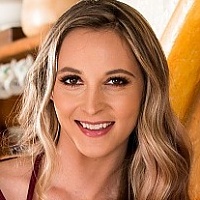 Allie Eve Knox