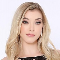 Anny Aurora