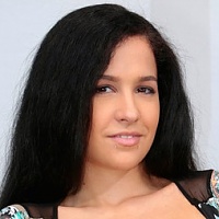 Caroline Ray