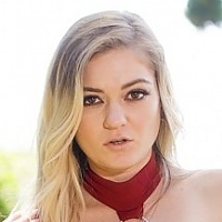Chloe Foster