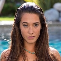 Eva Lovia