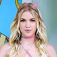 Jazlyn Ray