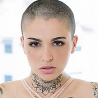 Leigh Raven
