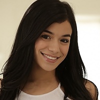 Savannah Sixx