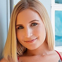 Stella Raee