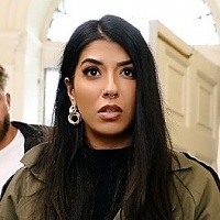 Yasmina Khan